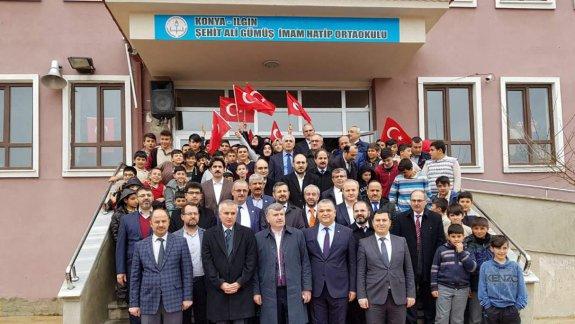 Konya Büyükşehir Belediye Başkanı Tahir AKYÜREK Şehit Ali Gümüş İmam Hatip Ortaokulu´nu Ziyaret etti