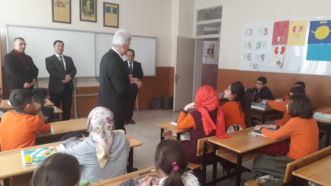 İl Milli Eğitim Müdürümüz Mukadder GÜRSOY okullarımızı ziyaret etti.