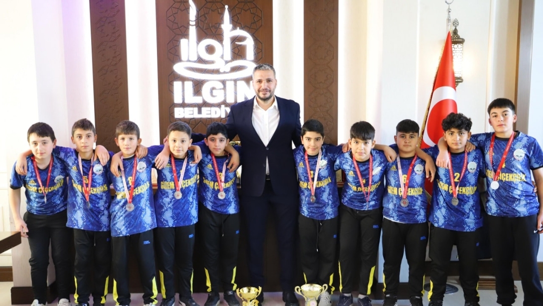 Öğrencilerimizden Belediye Başkanına Ziyaret